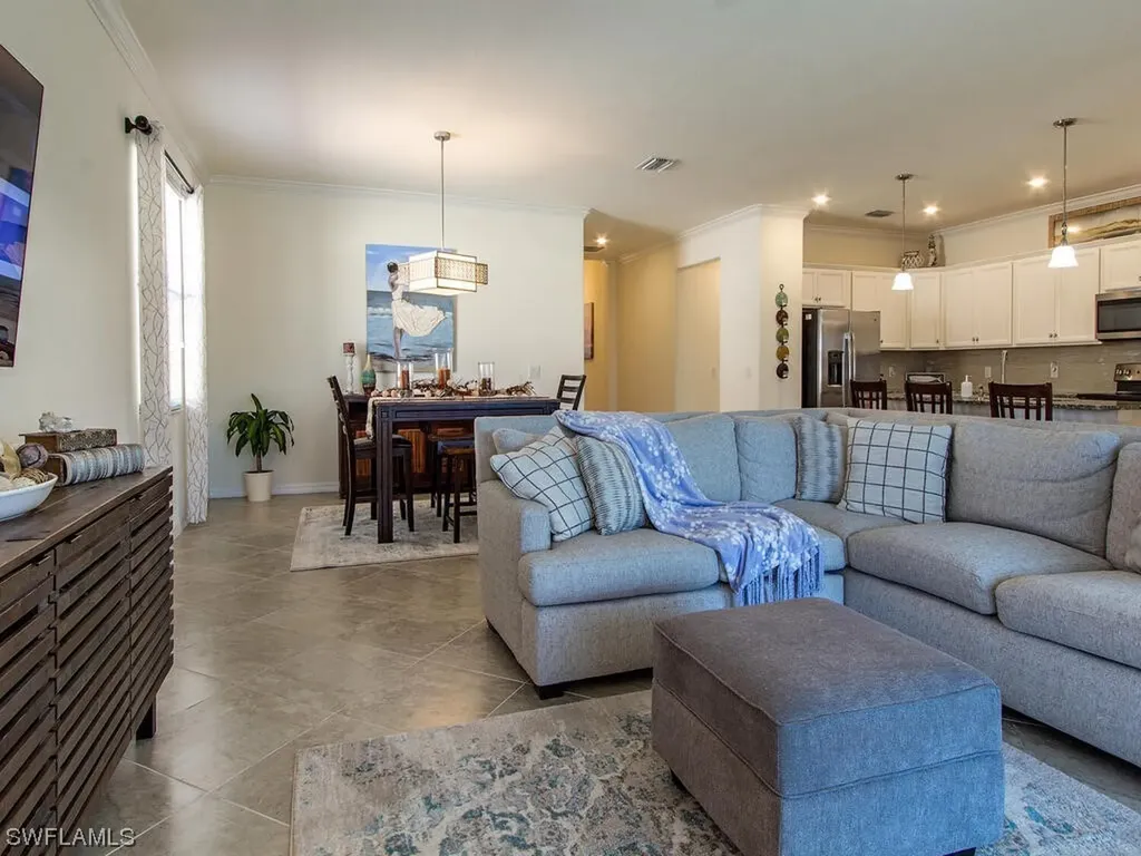 1609 Vizcaya Lane Naples FL 34113