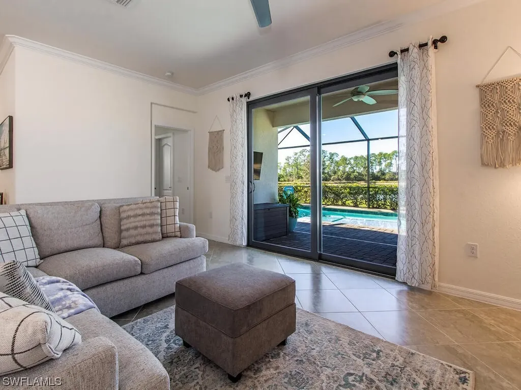 1609 Vizcaya Lane Naples FL 34113