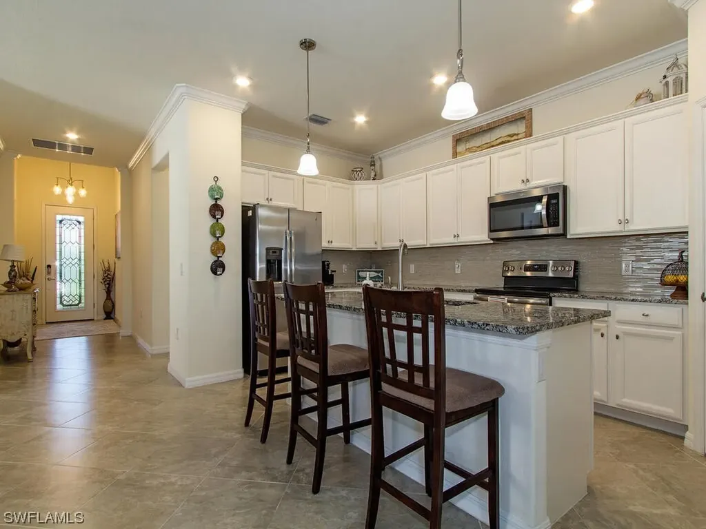 1609 Vizcaya Lane Naples FL 34113