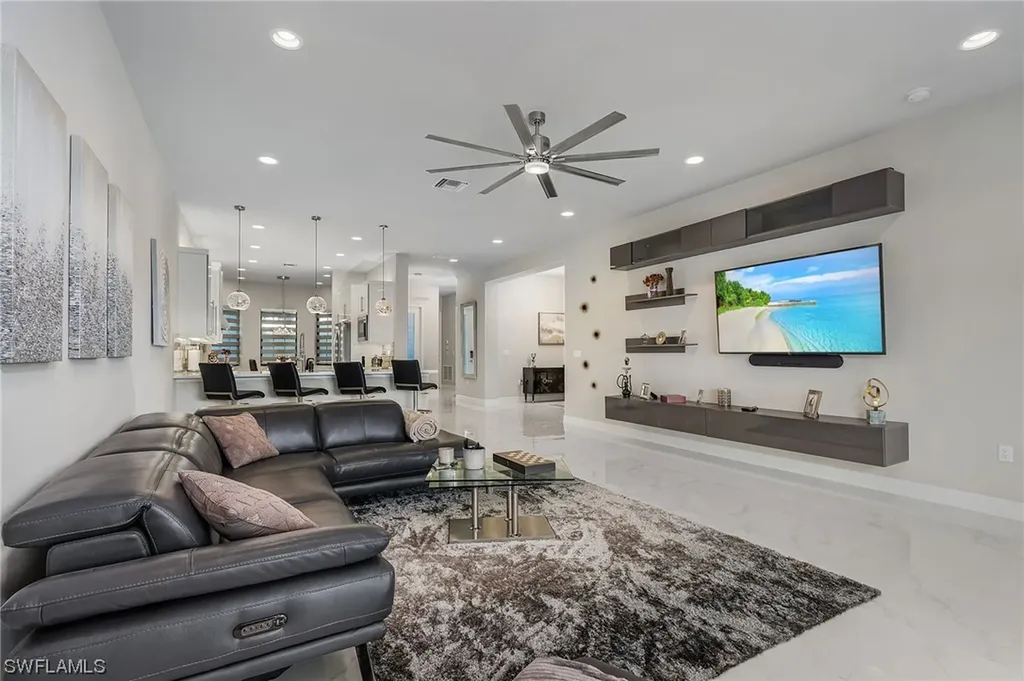4512 Aurora Street Naples FL 34119