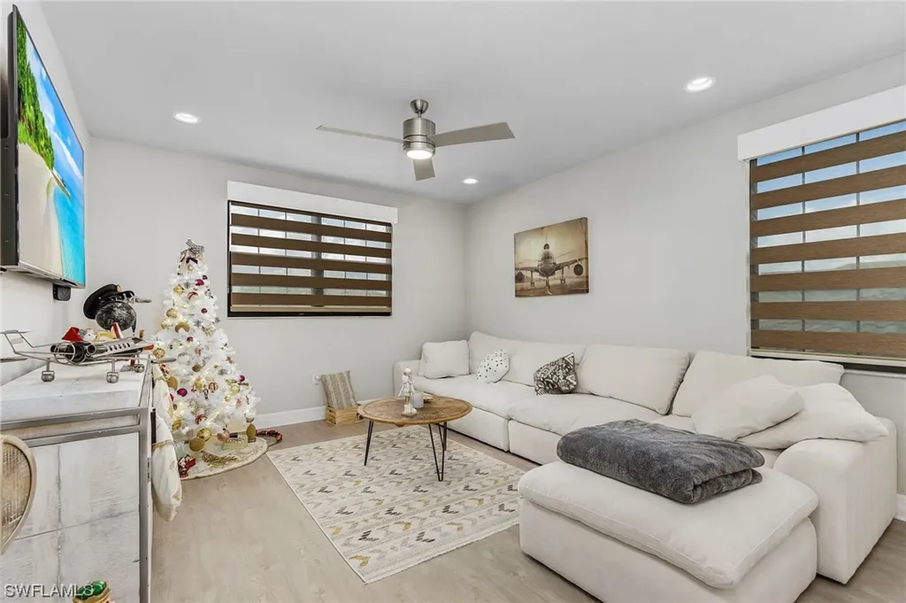4512 Aurora Street Naples FL 34119