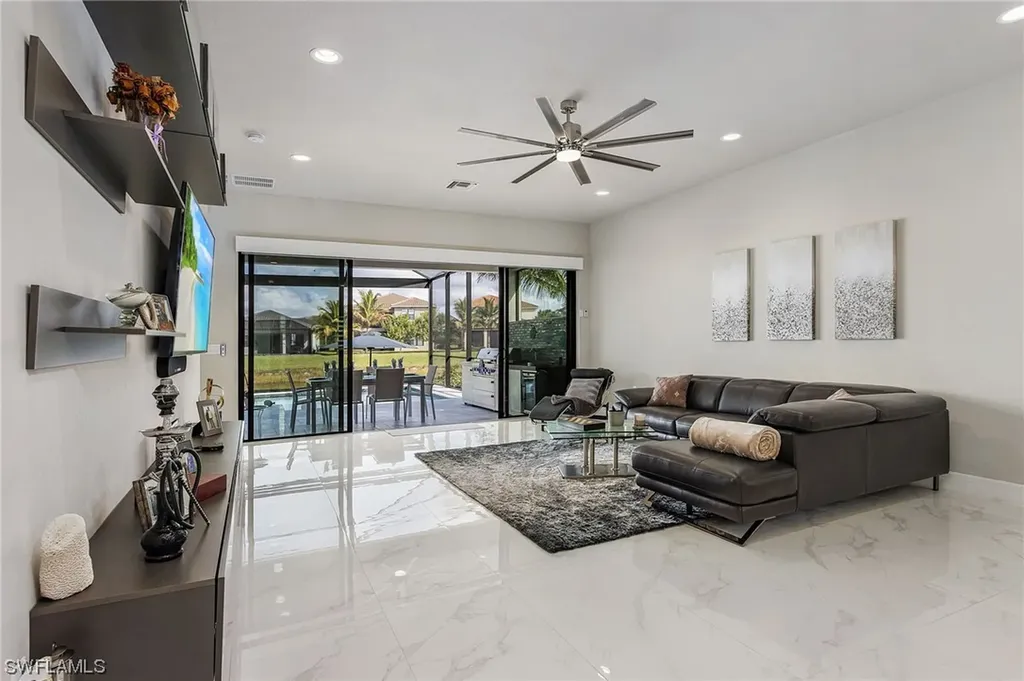 4512 Aurora Street Naples FL 34119
