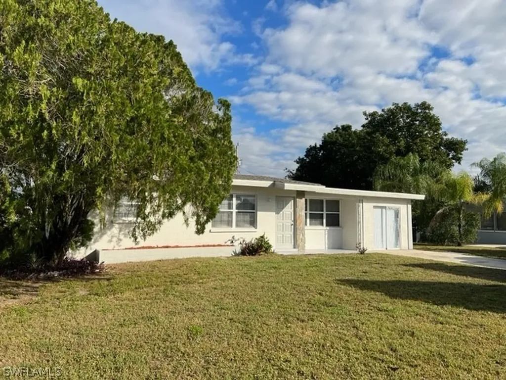 713 Leeland Heights Boulevard W Lehigh Acres FL 33936