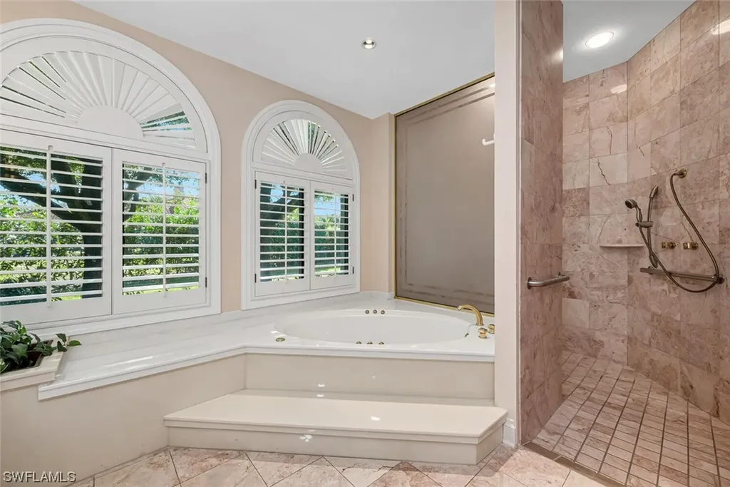 690 Lismore Lane Naples FL 34108