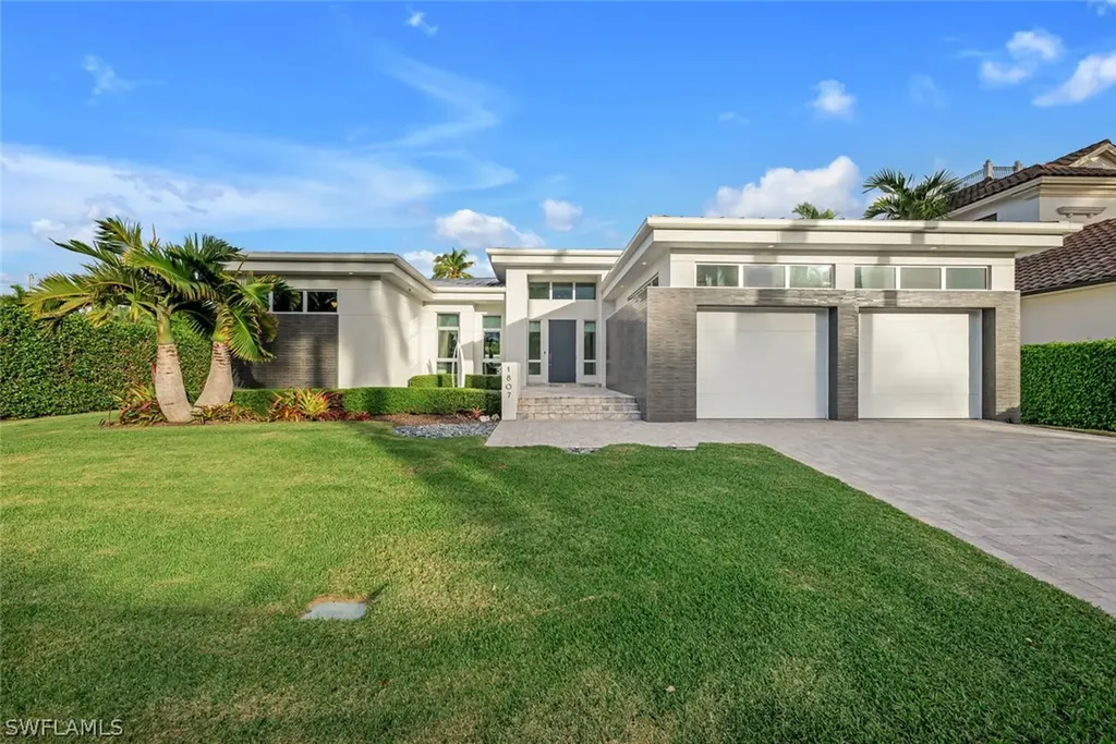 1807 Snook Drive Naples FL 34102