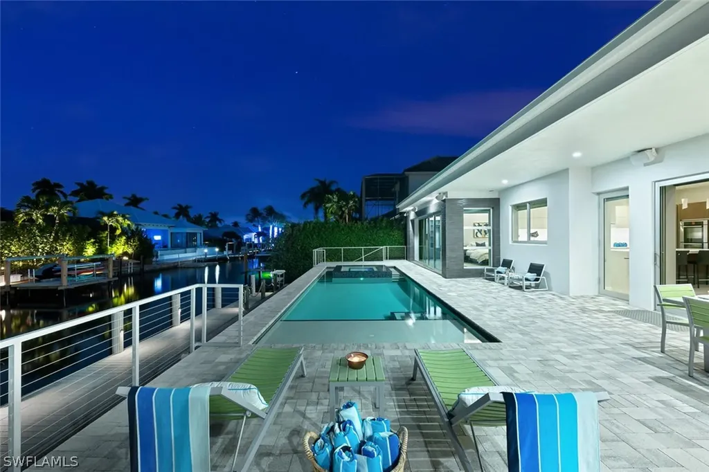 1807 Snook Drive Naples FL 34102