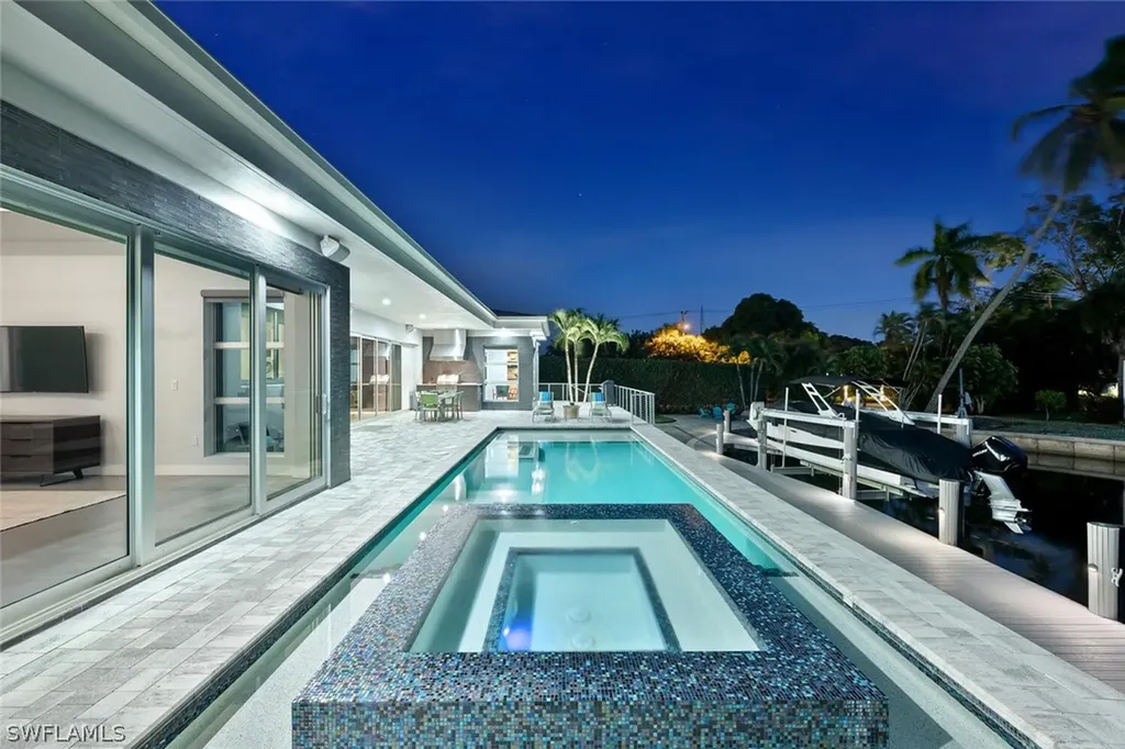 1807 Snook Drive Naples FL 34102