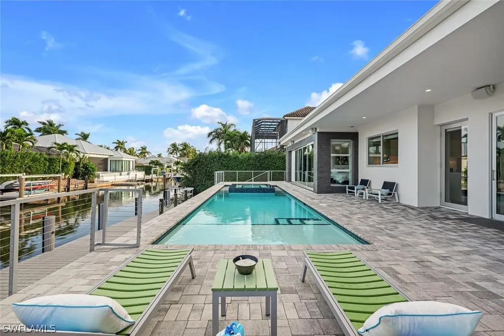 1807 Snook Drive Naples FL 34102