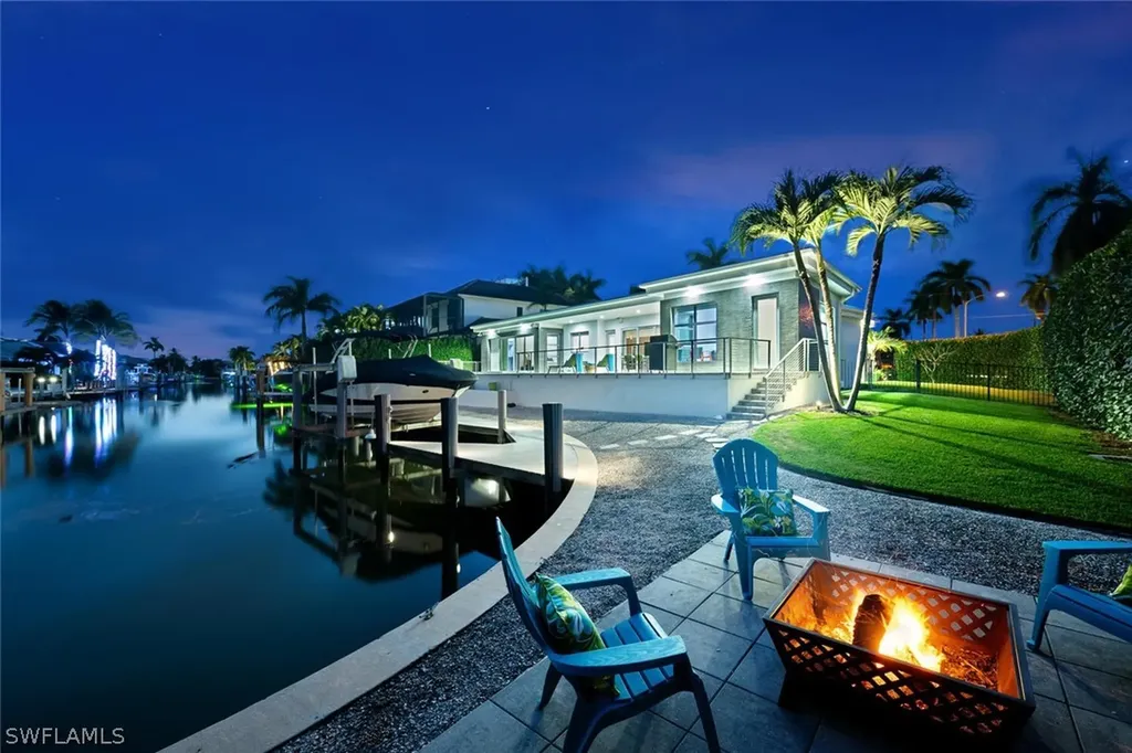 1807 Snook Drive Naples FL 34102