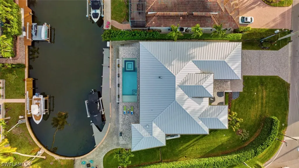 1807 Snook Drive Naples FL 34102