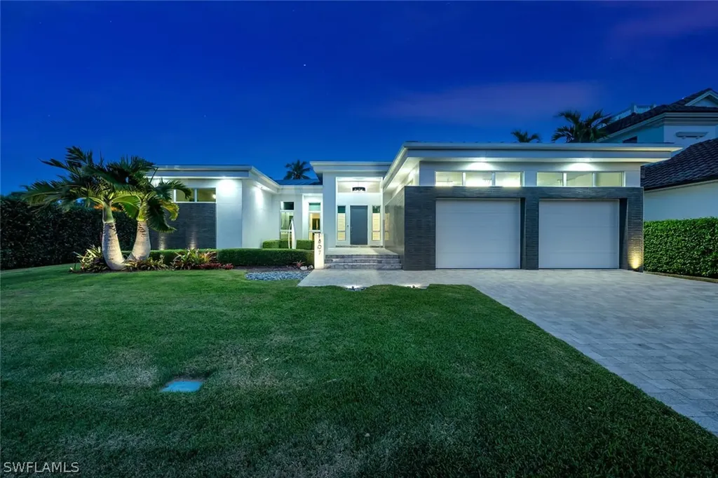 1807 Snook Drive Naples FL 34102