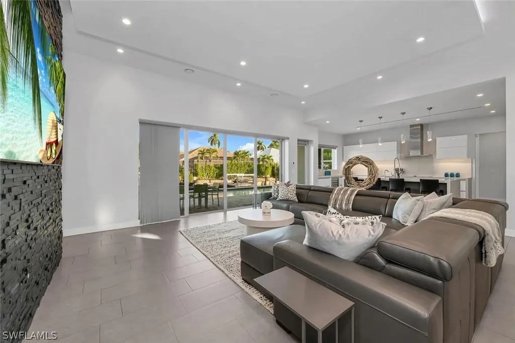 1807 Snook Drive Naples FL 34102