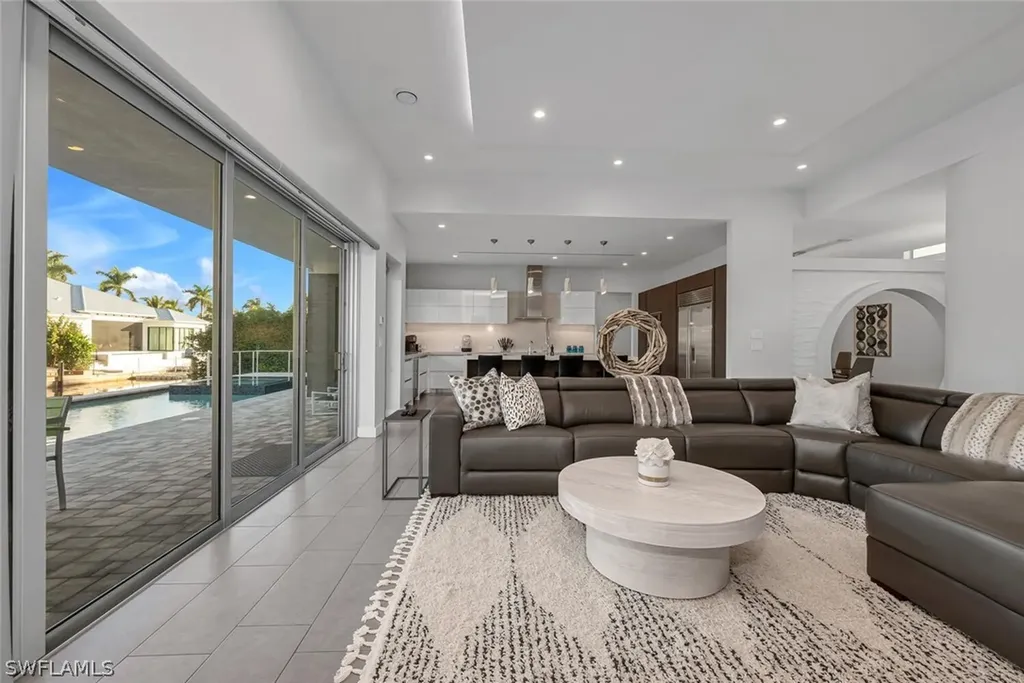 1807 Snook Drive Naples FL 34102