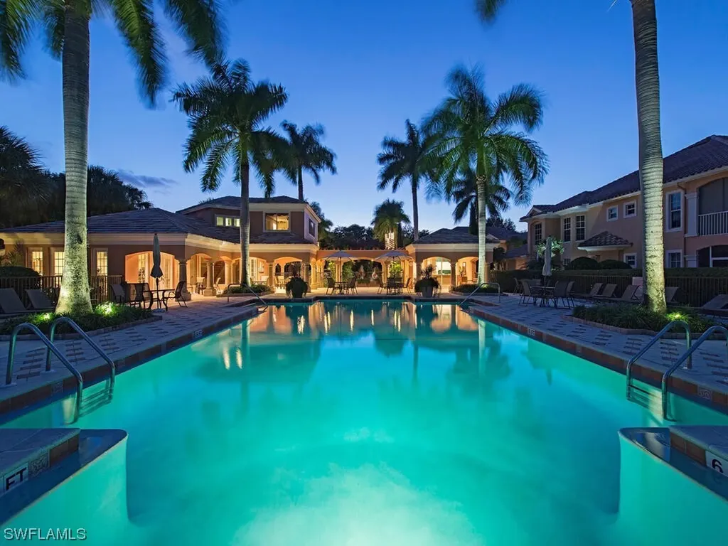 640 Via Mezner Naples FL 34108