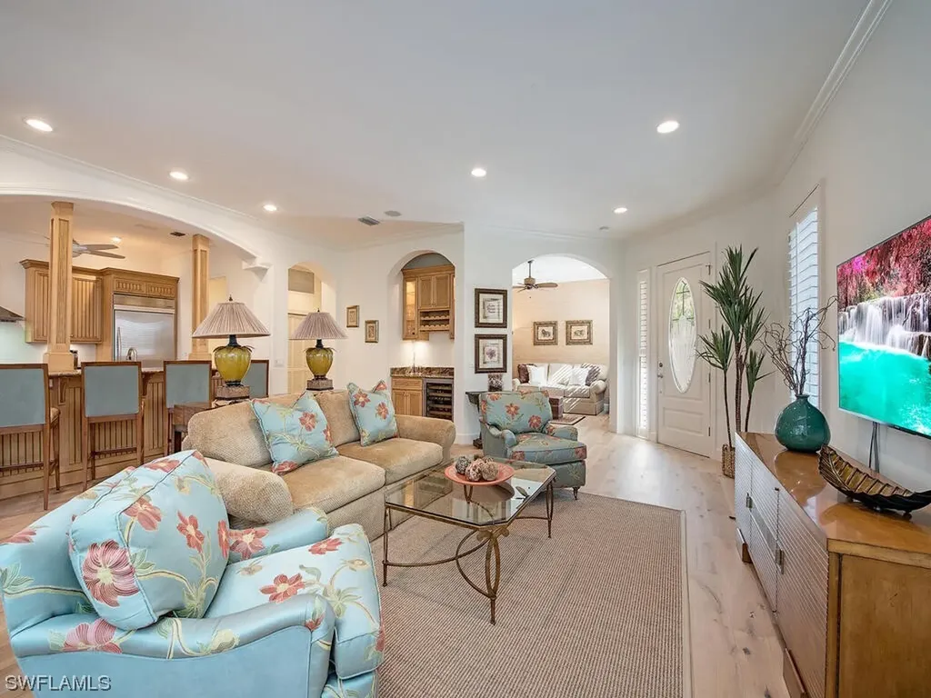 640 Via Mezner Naples FL 34108