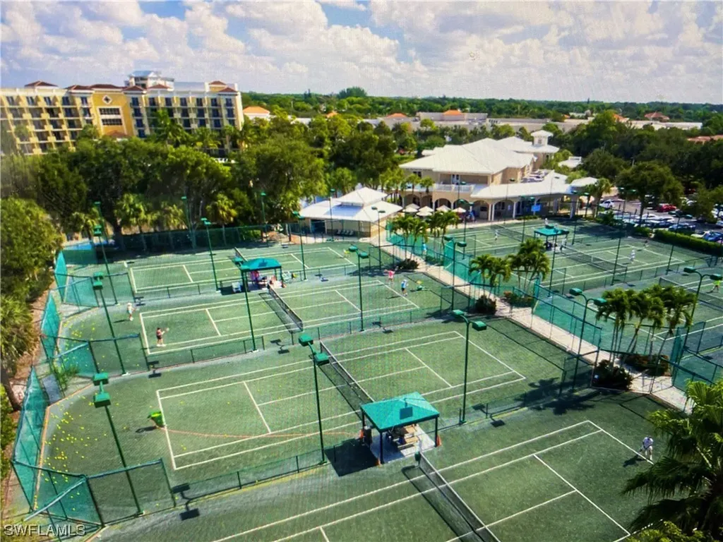 640 Via Mezner Naples FL 34108
