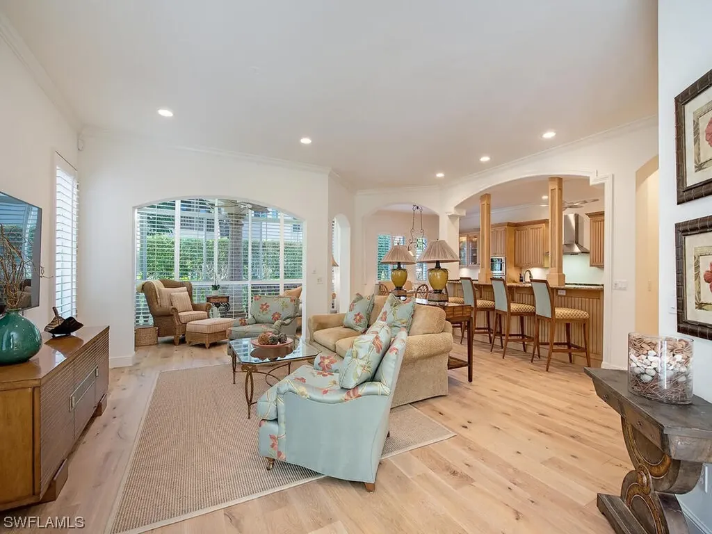 640 Via Mezner Naples FL 34108