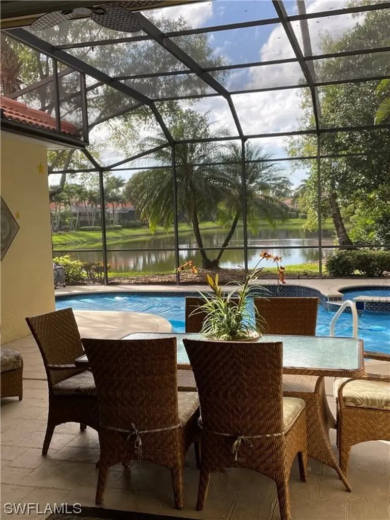 8855 Ventura Drive Naples FL 34109