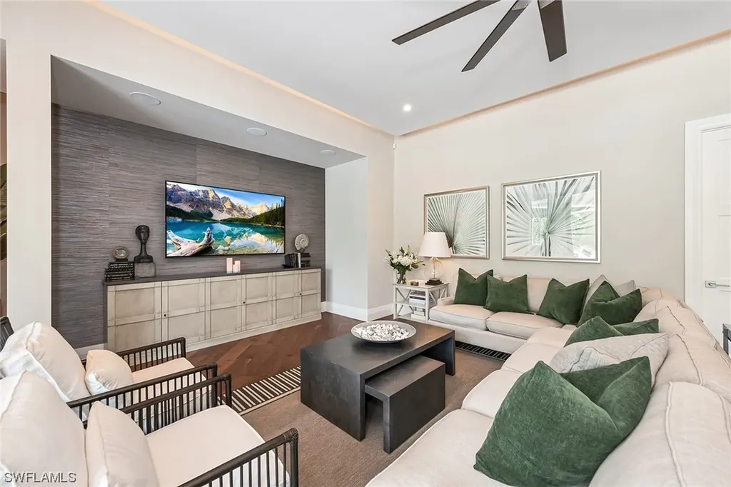 254 Ridge Drive Naples FL 34108