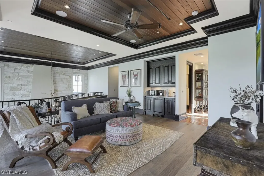 10080 Gulf Shore Drive Naples FL 34108
