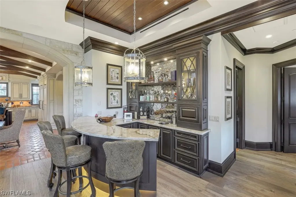 10080 Gulf Shore Drive Naples FL 34108