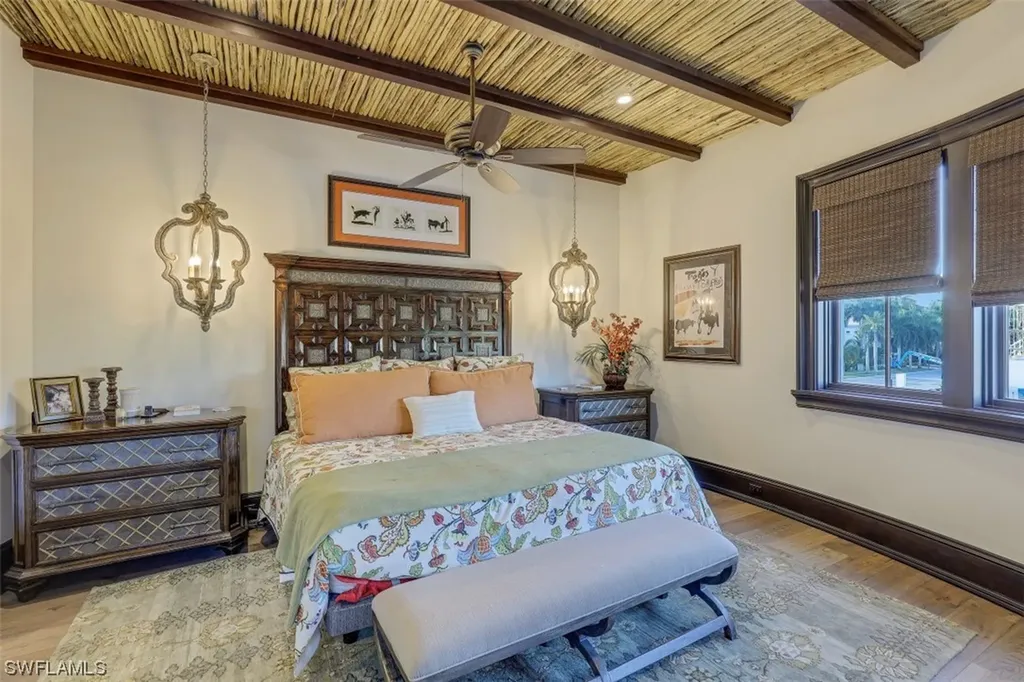 10080 Gulf Shore Drive Naples FL 34108