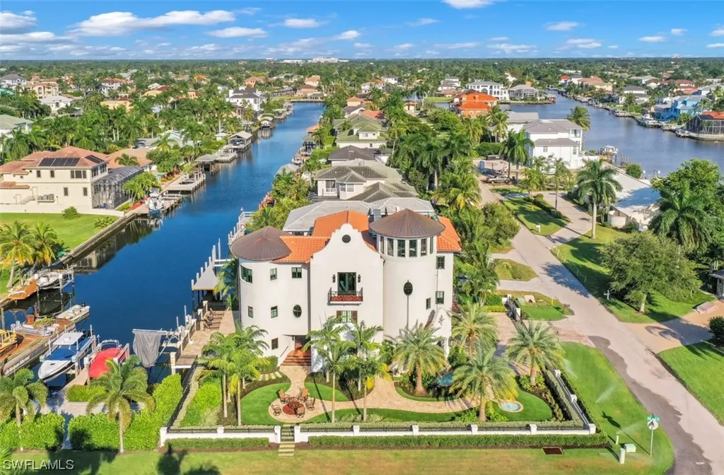 10080 Gulf Shore Drive Naples FL 34108