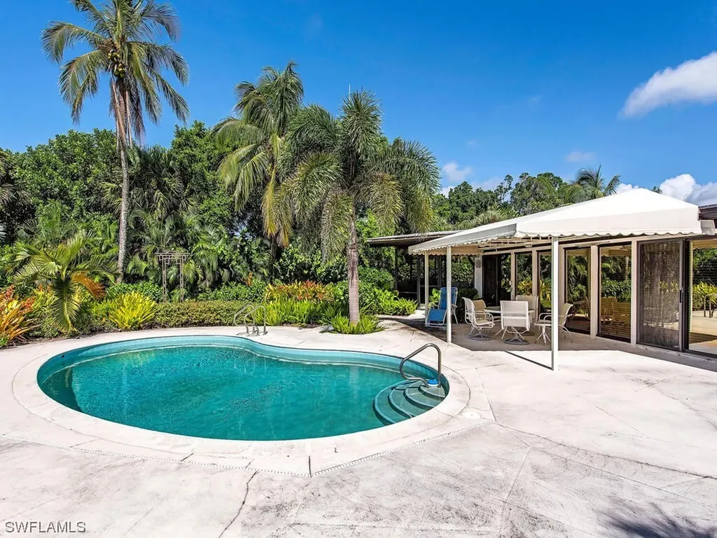 275 Gulf Shore Boulevard N Naples FL 34102