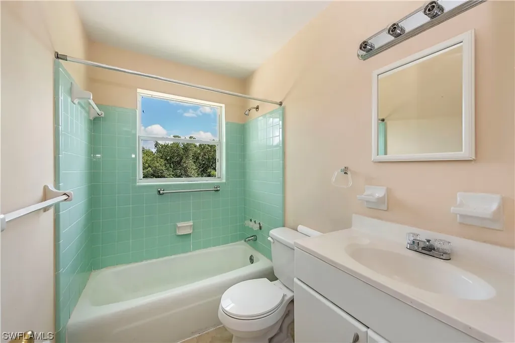 518 14th Street N Naples FL 34102