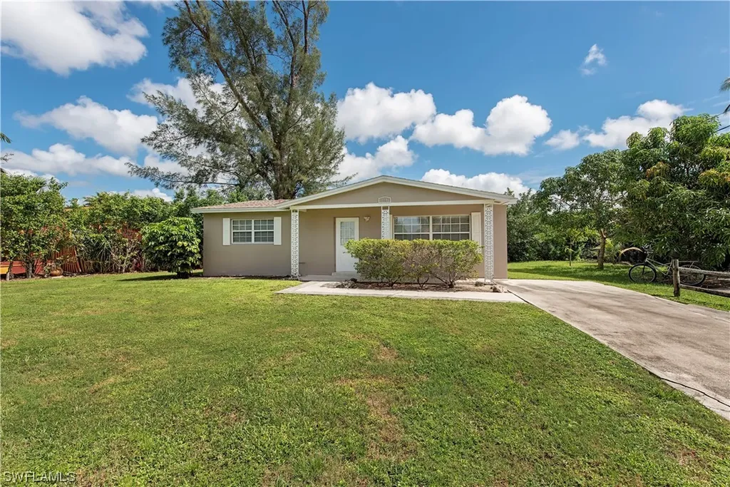 518 14th Street N Naples FL 34102