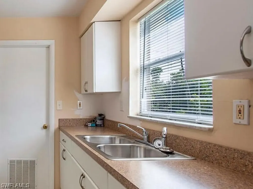518 14th Street N Naples FL 34102