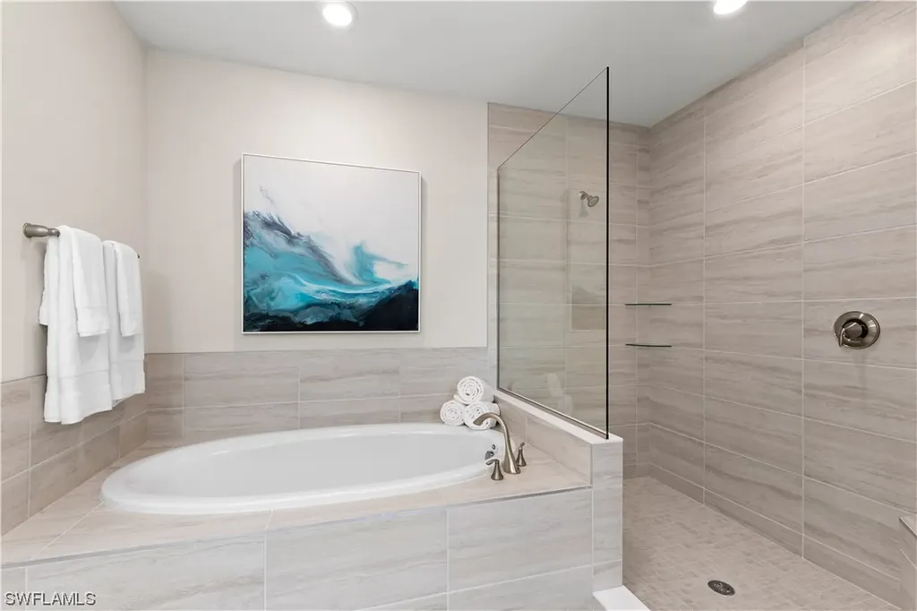 16347 Viansa Way Naples FL 34110