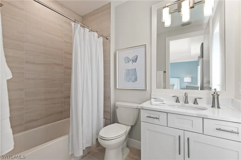 16347 Viansa Way Naples FL 34110