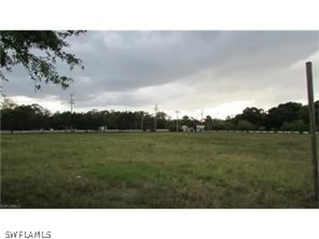 18981 Del Tura Plaza Lane North Fort Myers FL 33903