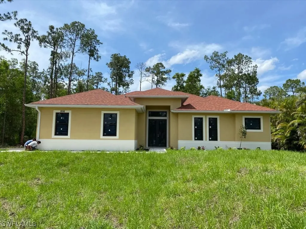 2612 14th Avenue NE Naples FL 34120