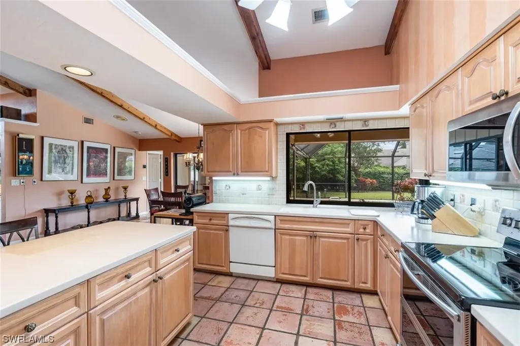 805 Bentwood Drive Naples FL 34108