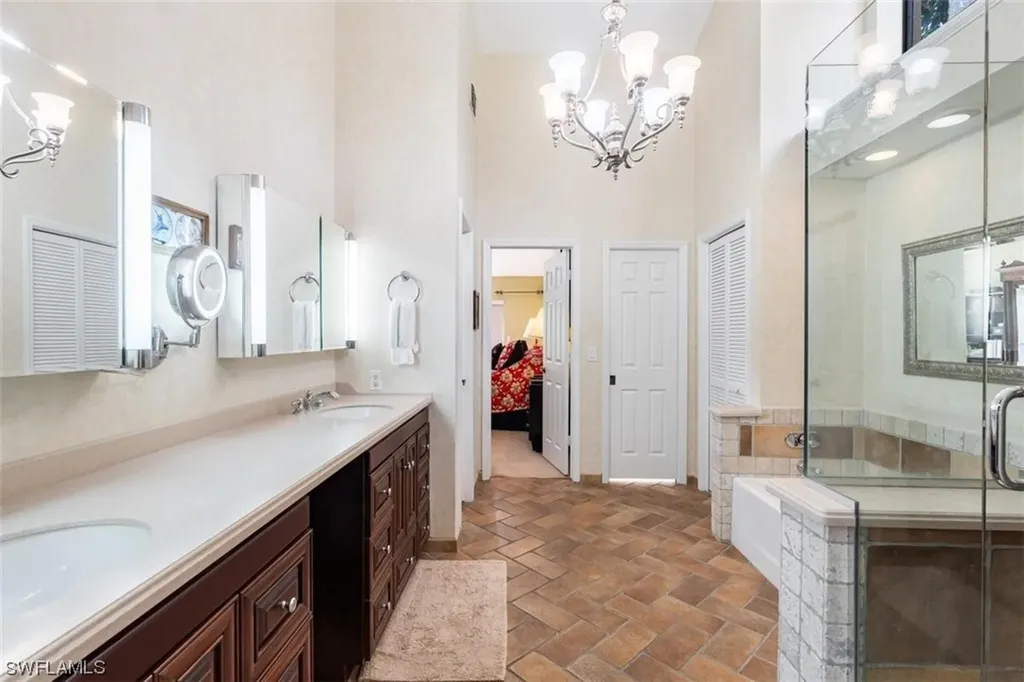805 Bentwood Drive Naples FL 34108