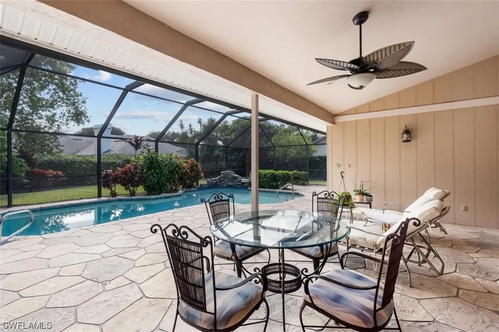 805 Bentwood Drive Naples FL 34108