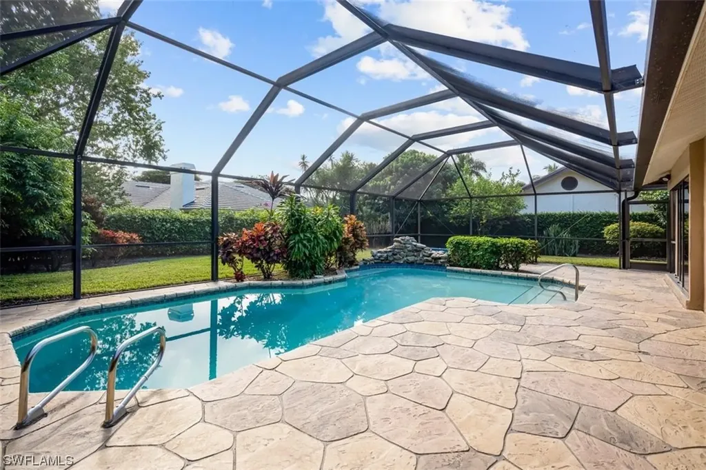805 Bentwood Drive Naples FL 34108