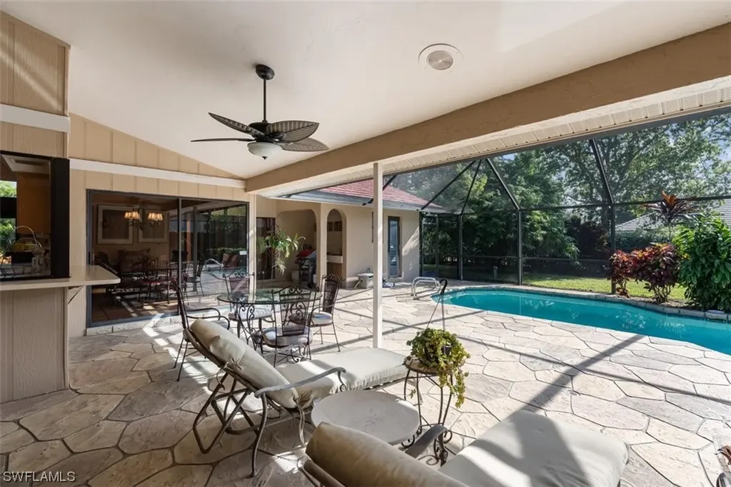 805 Bentwood Drive Naples FL 34108