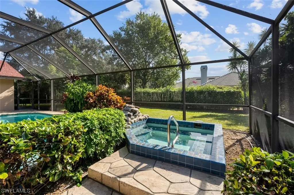 805 Bentwood Drive Naples FL 34108