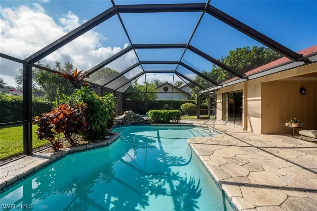 805 Bentwood Drive Naples FL 34108