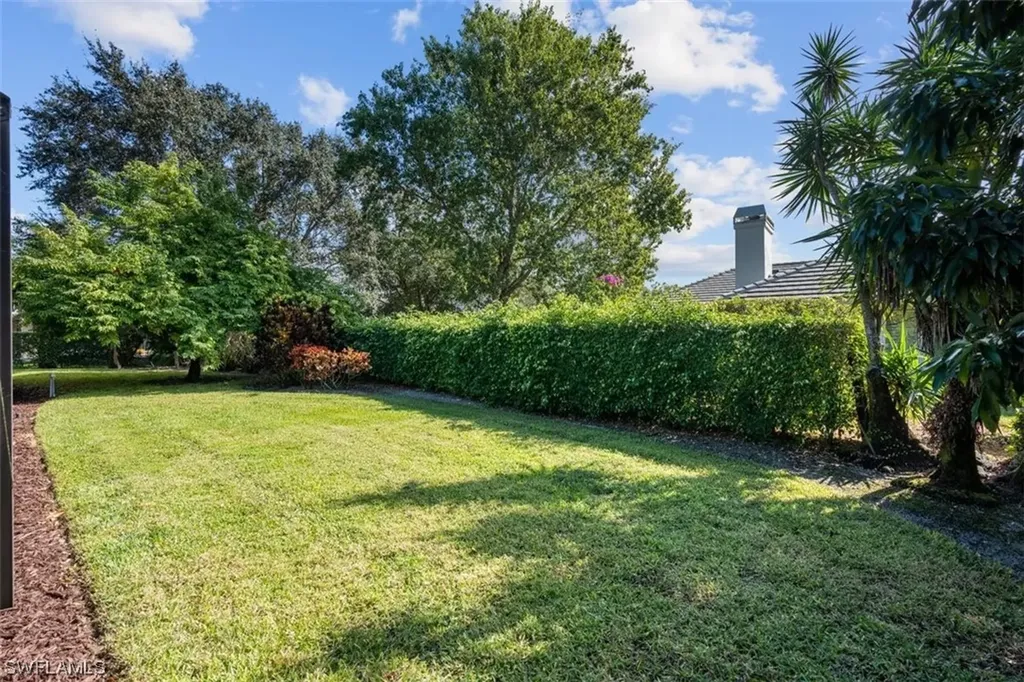 805 Bentwood Drive Naples FL 34108