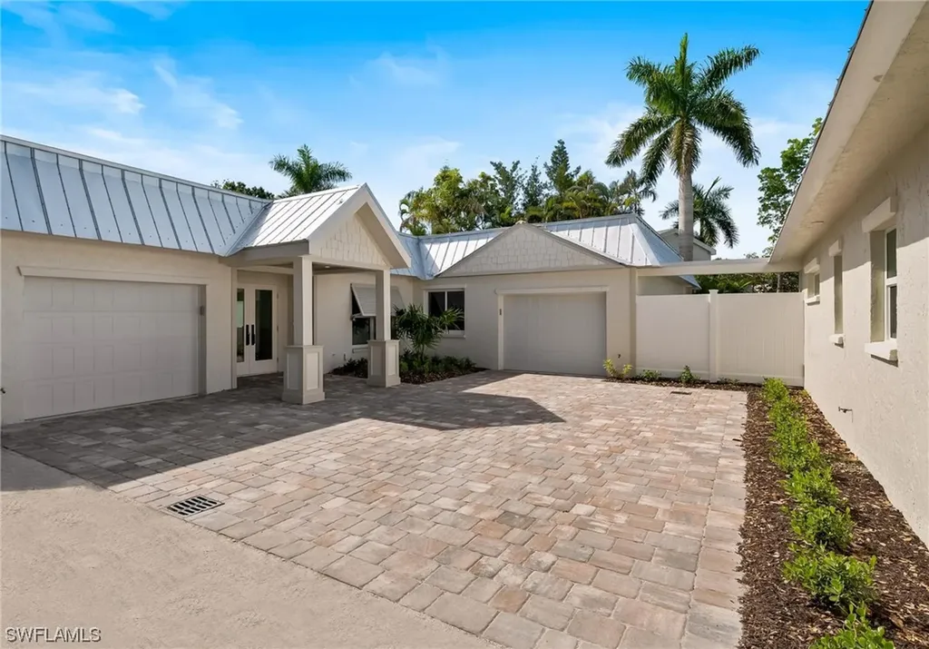4834 West Boulevard Naples FL 34103
