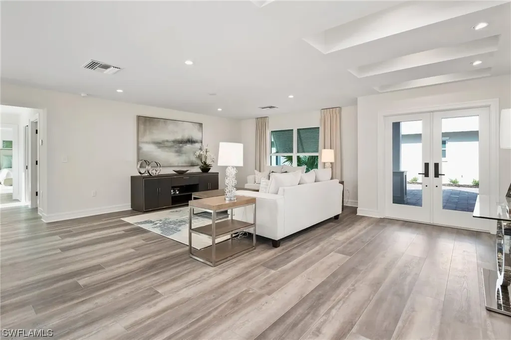 4834 West Boulevard Naples FL 34103