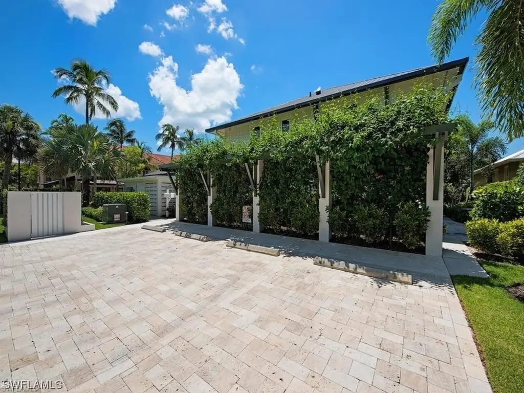 265 5th Avenue S Naples FL 34102