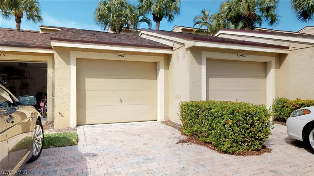 5467 Fox Hollow Drive Naples FL 34104
