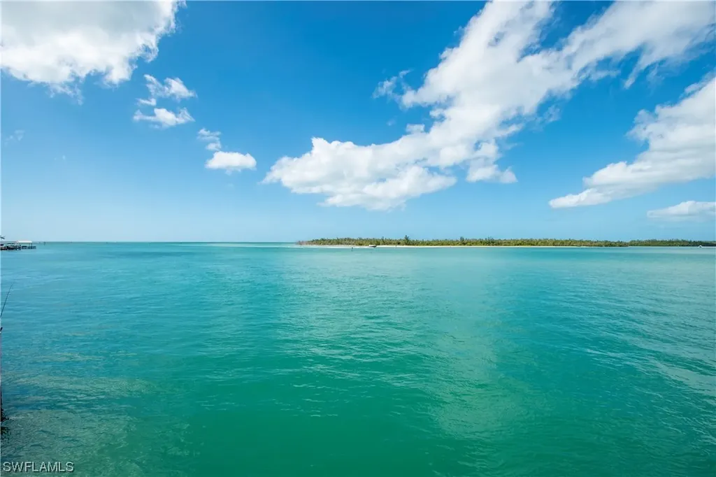 38 Dolphin Circle Naples FL 34113