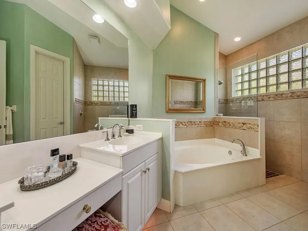 25095 Pinewater Cove Lane Bonita Springs FL 34134