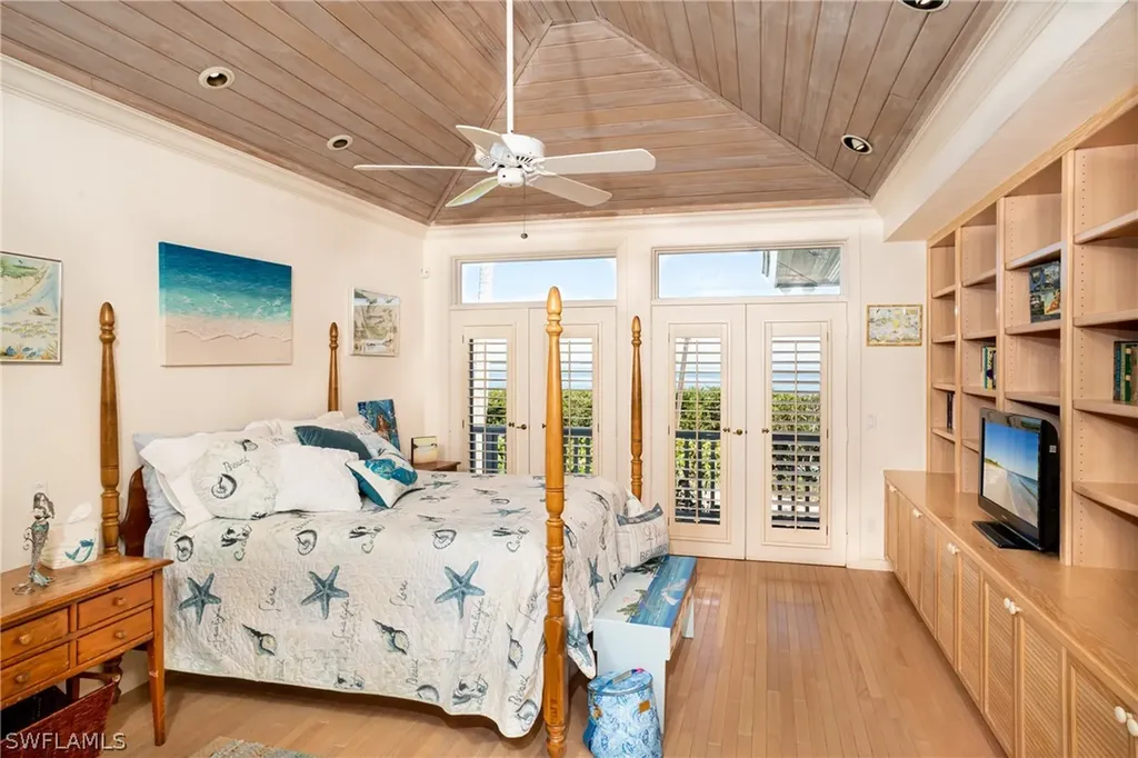 1349 Bay Drive Sanibel FL 33957